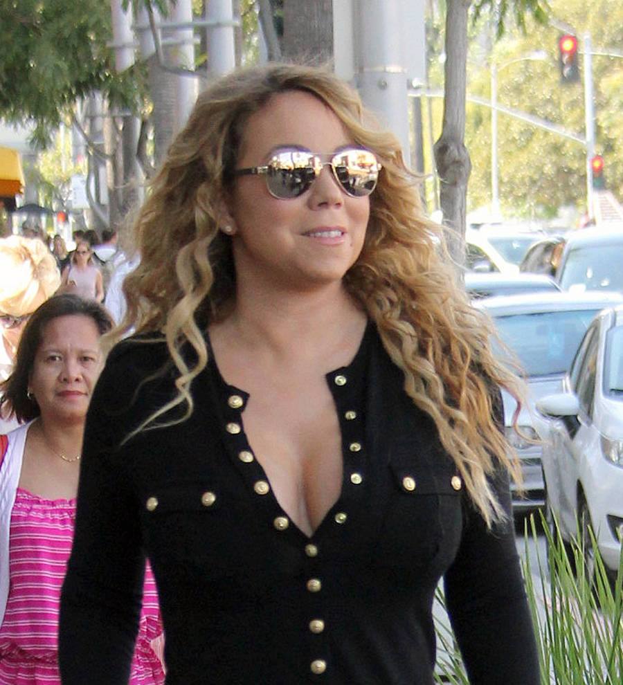 Mariah Carey and Bryan Tanaka put on a united front after negative Vegas reviews