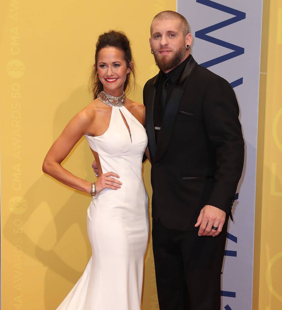 Brantley Gilbert's wife pregnant with first child