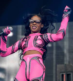 Azealia Banks finally allowed to cut ties with Universal