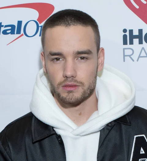 Liam Payne shares and deletes near-nude photo