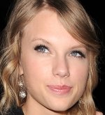Taylor Swift Suing Bar