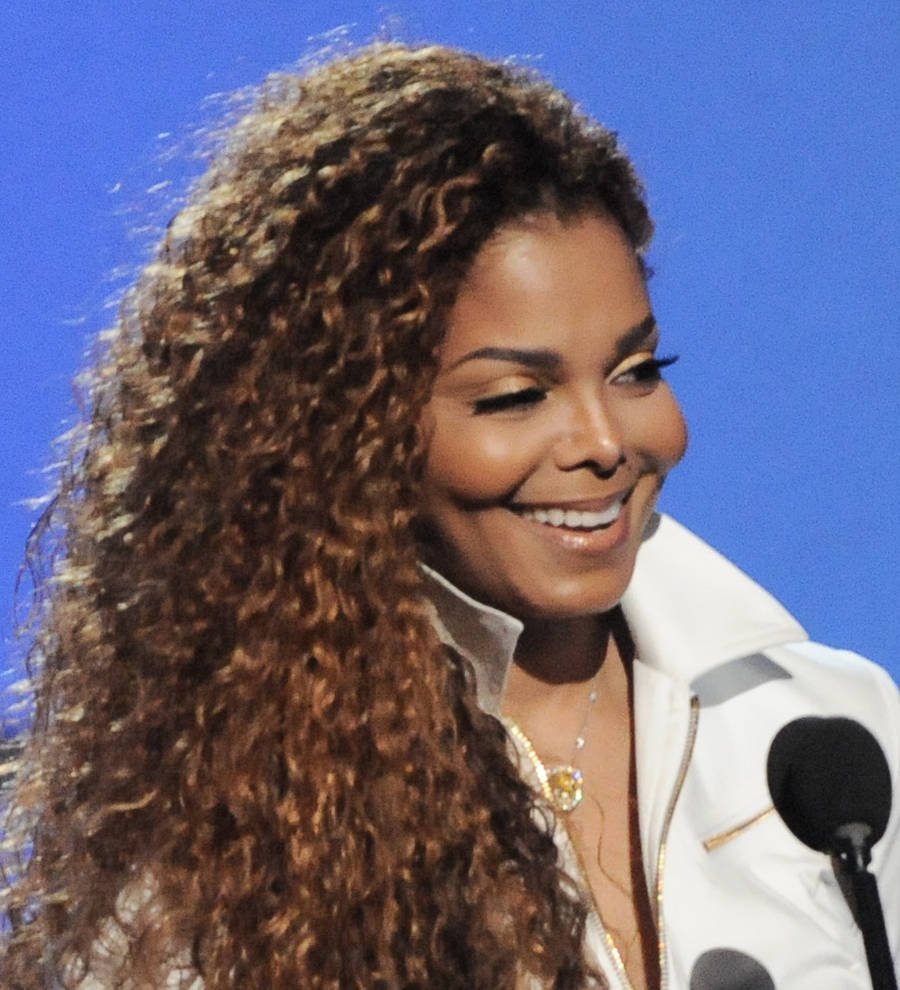 Janet Jackson denies cancer rumors