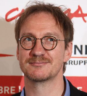 Thewlis pleased with anti-Anonymous campaign