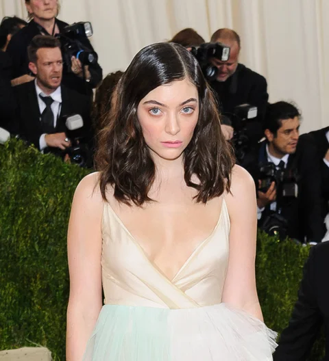 Lorde spent days alone in the wilderness for songwriting inspiration