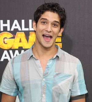 Tyler Posey broke toe onstage at Comic-Con panel
