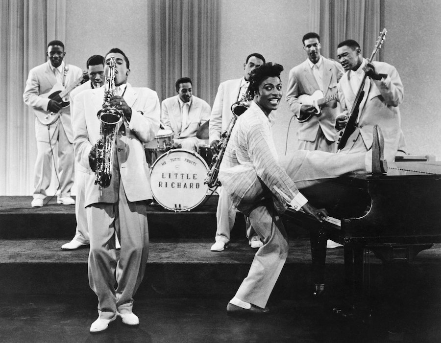 Oldies Music Debrief: How To Appreciate The Classics & Expand Your Music Library!