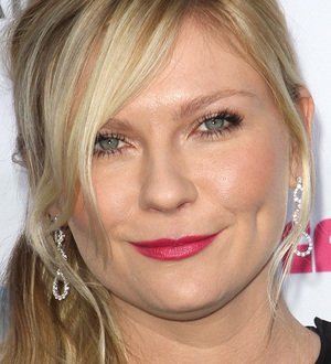 Kirsten Dunst on the hunt for lost cat