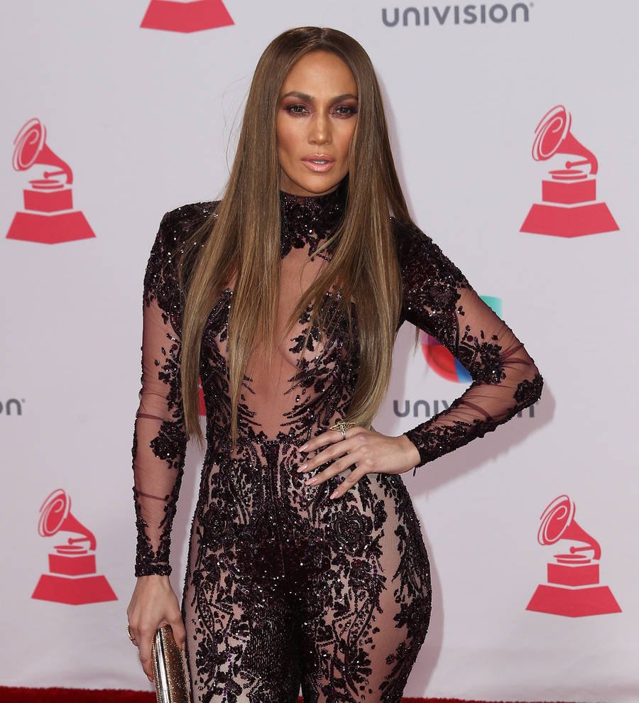 Jennifer Lopez and Marc Anthony lock lips at Latin Grammys