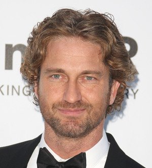 Gerard Butler dating Romanian star