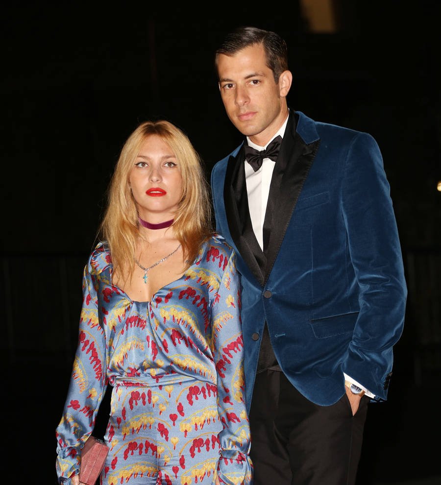 Mark Ronson's wife files for divorce - report