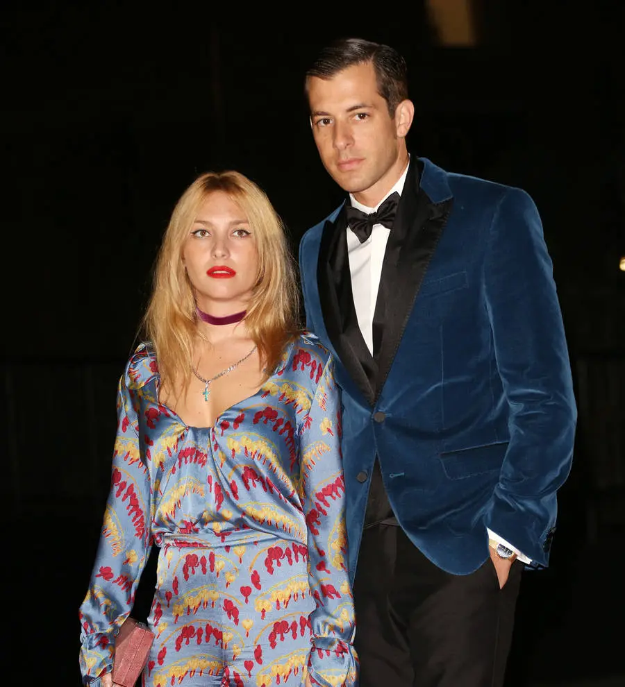 Mark Ronson's wife files for divorce - report