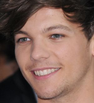 Louis Tomlinson's girlfriend denies engagement rumours