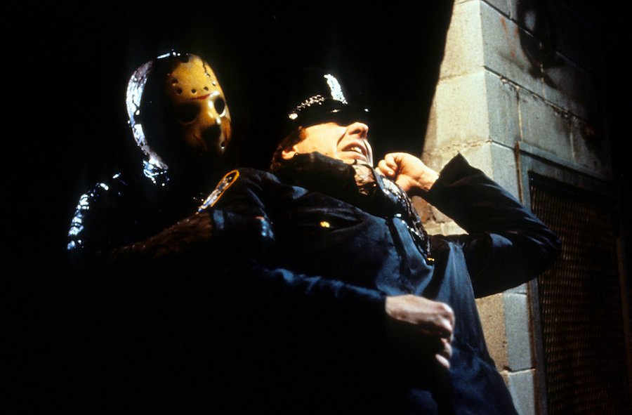12 Tips for Surviving a Horror Movie!