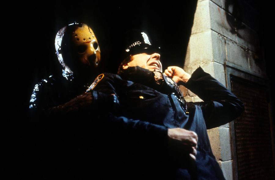 12 Tips for Surviving a Horror Movie!