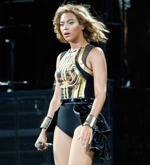 Beyonce celebrates album release with Drake