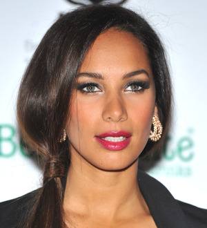 Leona Lewis rewards fans for delayed album