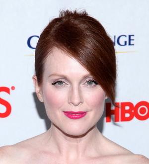 Julianne Moore to play Carrie's mum in horror remake
