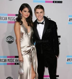 Justin Bieber posts, then deletes, photo of Selena Gomez reunion