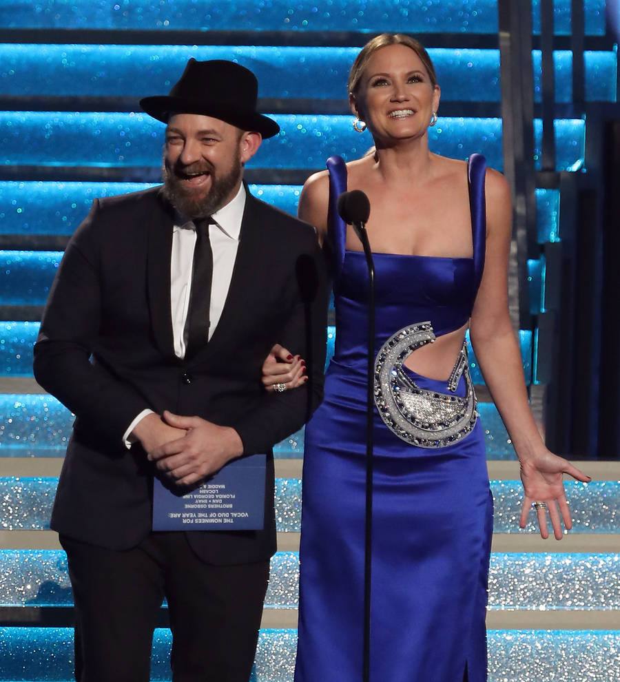 Sugarland to perform with Nick Jonas and Camila Cabello on New Year's Eve TV special