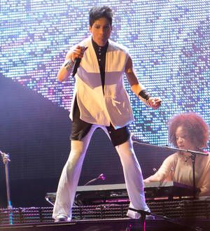 Prince disappoints fans at aftershow party