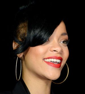 Rihanna fumes over relationship questions