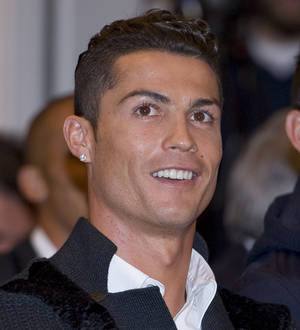 Cristiano Ronaldo reunites lost cell phone with its owner - and takes her out for dinner