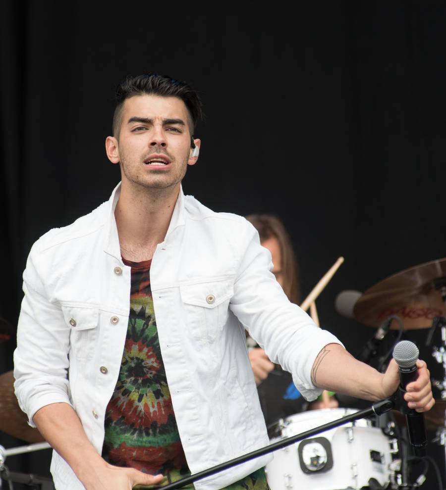 Joe Jonas' week-long online porn binge uncovered by dad