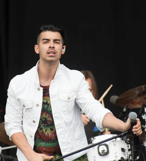 Joe Jonas' week-long online porn binge uncovered by dad