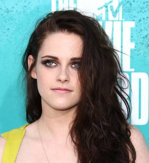 Producer defends Kristen Stewart amid cheating backlash