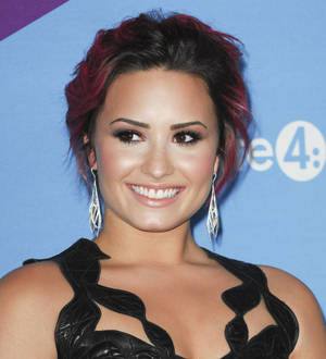 Demi Lovato pranks Little Mix during tour stop