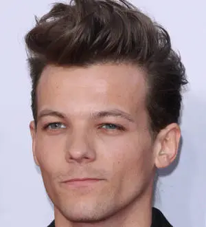 Louis Tomlinson in love split