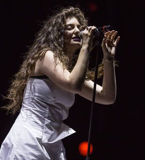 Lorde spooked by studio ghosts