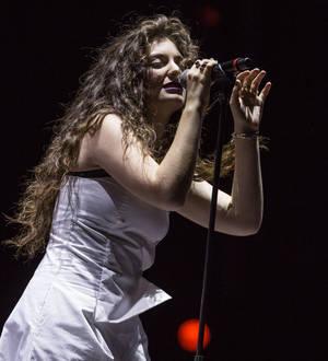 Lorde spooked by studio ghosts
