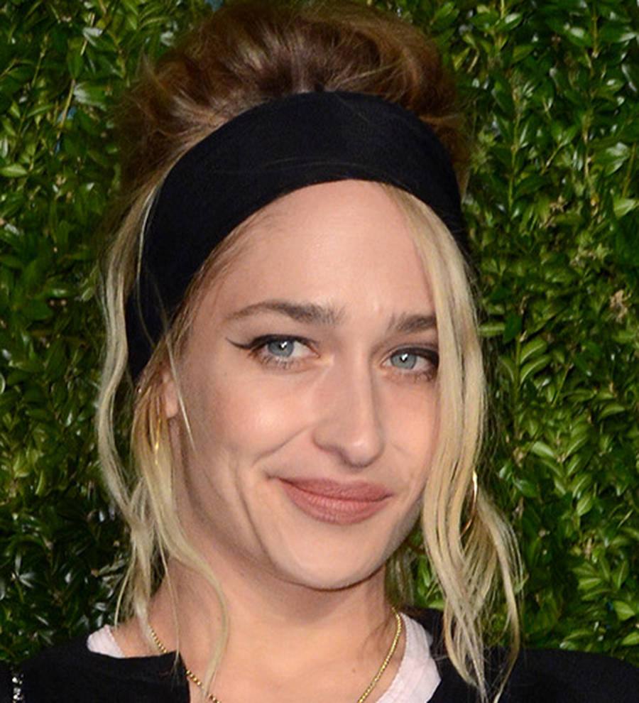 Jemima Kirke and Alex Cameron spotted kissing in New York