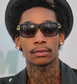 Miley Cyrus makes sure Wiz Khalifa doesn't forget fiancee