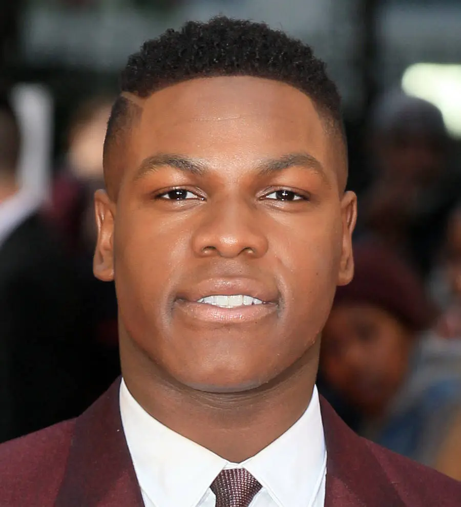 Fans ignore John Boyega in public