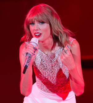 Taylor Swift's album leaks online