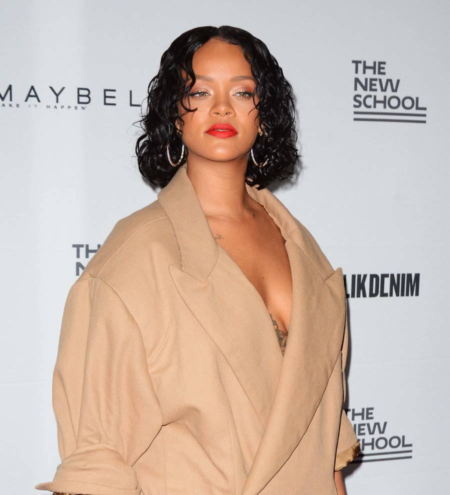 Rihanna claps back at fat shamers with Gucci Mane meme