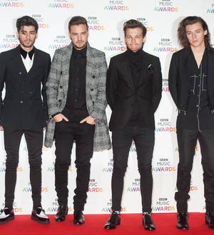 One Direction stars reach out to fans after Zayn Malik's departure