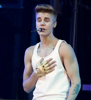 Justin Bieber offers meet and greet in memory of young cancer fan