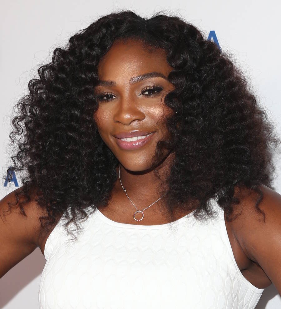 Serena Williams chases down phone thief