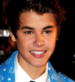 Justin Bieber flies sick fan to meet him