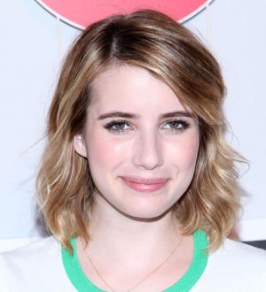 Emma Roberts 'dating Evan Peters'