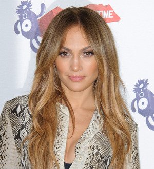 Jennifer Lopez has her sights set on Hamptons home - report
