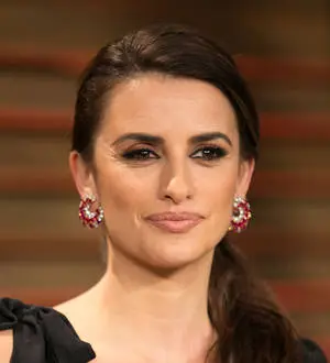 Penelope Cruz makes first public appearance after father's death