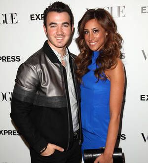Married to Jonas lands second season