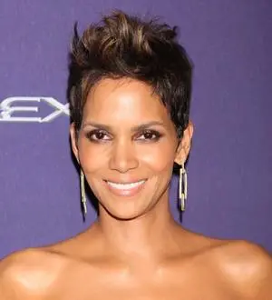 Halle Berry dipped her breast in guacamole for new movie
