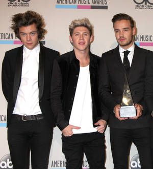 One Direction duet with Anchorman stars on Saturday Night Live