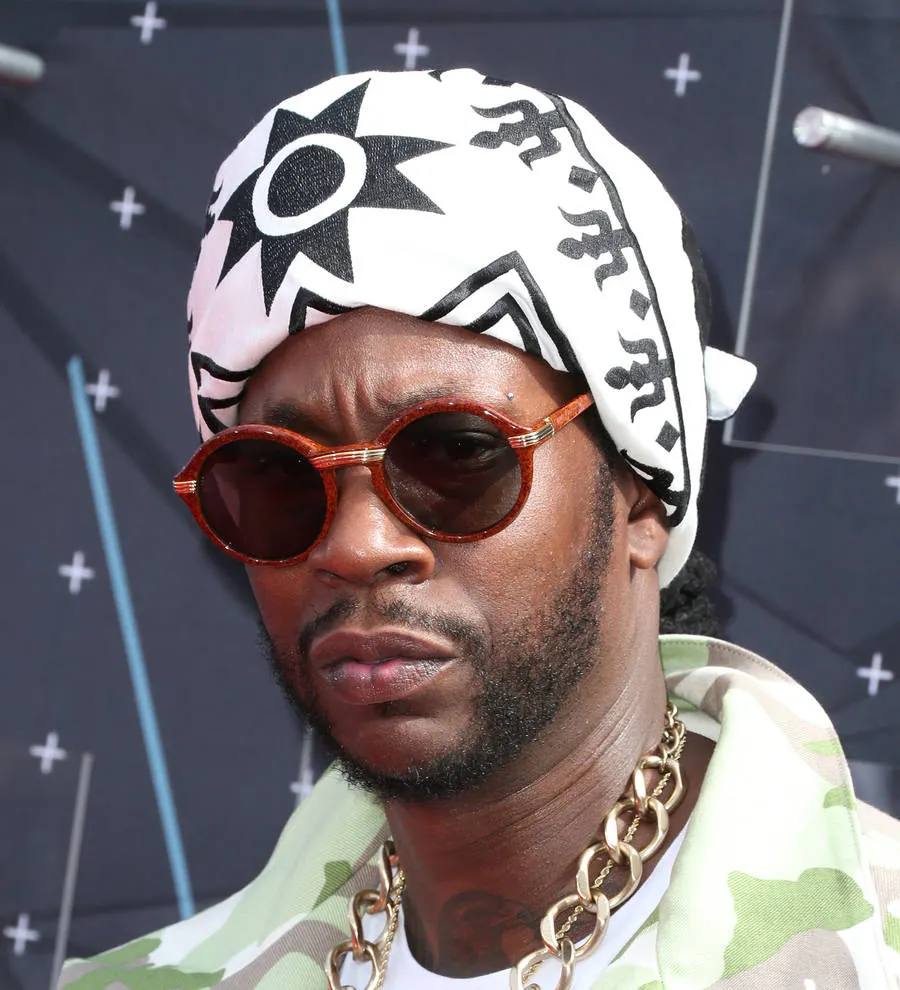 2 Chainz continues giving spirit with house donation