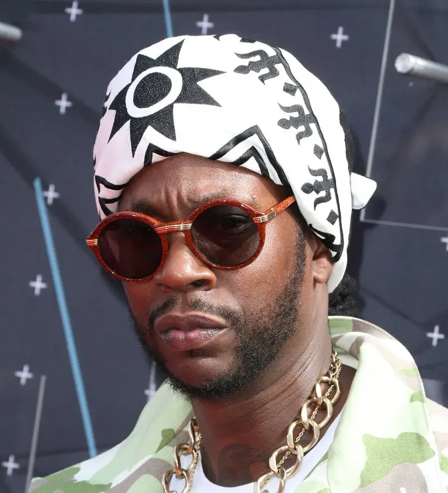 2 Chainz continues giving spirit with house donation